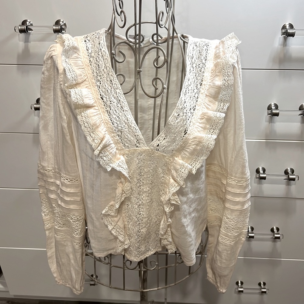 NWT-American Eagle Lace V-neck Blouse, size XXS